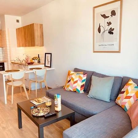 ורשה Spacious,Stylish And Comfortable 2 Room Apartment With Million Dollar View מראה חיצוני תמונה