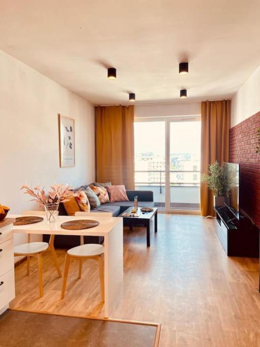 ורשה Spacious,Stylish And Comfortable 2 Room Apartment With Million Dollar View מראה חיצוני תמונה